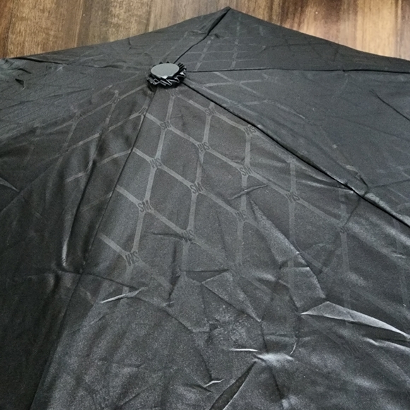 Steve Madden Umbrella - Picture 3 of 5